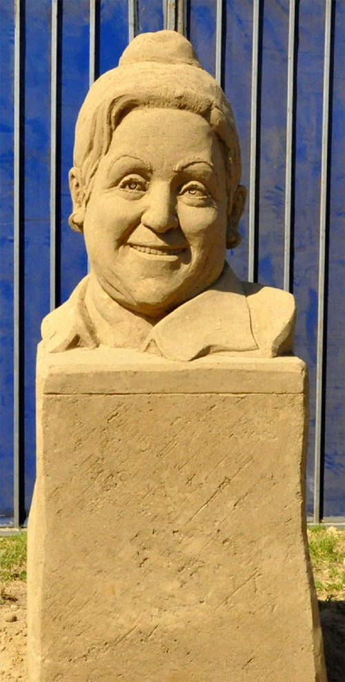 Adile-nasit-kum Yeşilçam Yıldızlarının Büstleri