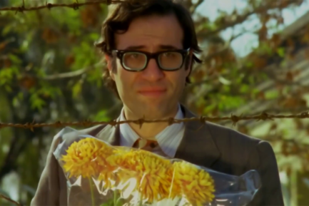 Can Sönmez, Aziz Nesin'in aynı adlı romanından sinemaya uyarlanan ve başrolünü Kemal Sunal'ın oynadığı 1980 yılı yapımı Gol Kralı filmini yazdı...