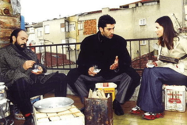 X-Oğlu yazı dizimizde Cemal Berktaş  Deli Yürk dizisinde Kenan İmirzalıoğlu'nun canlandırdığı Yusuf Miroğlu karakterini yazdı