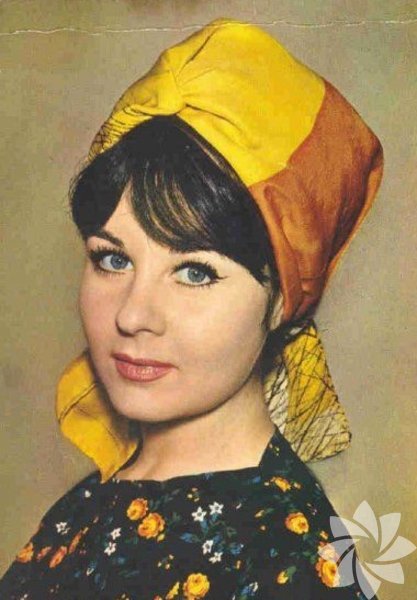 Fatma Girik bandana